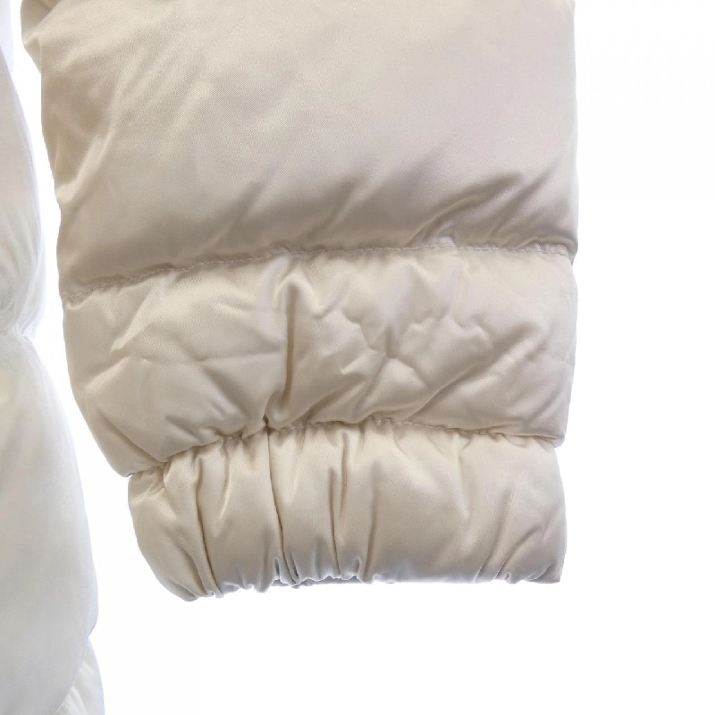 Áo khoác lông vũ PRADA với logo hình tam giác 28G060 R152 R0K - Hàng hiệu Chính hãng 817878