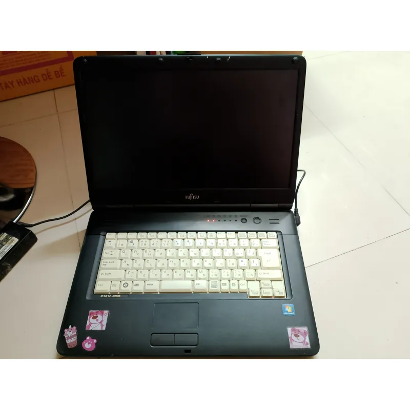 Laptop Fujitsu win10 màu đen 19in đã sử dụng còn mới 90% để 774519