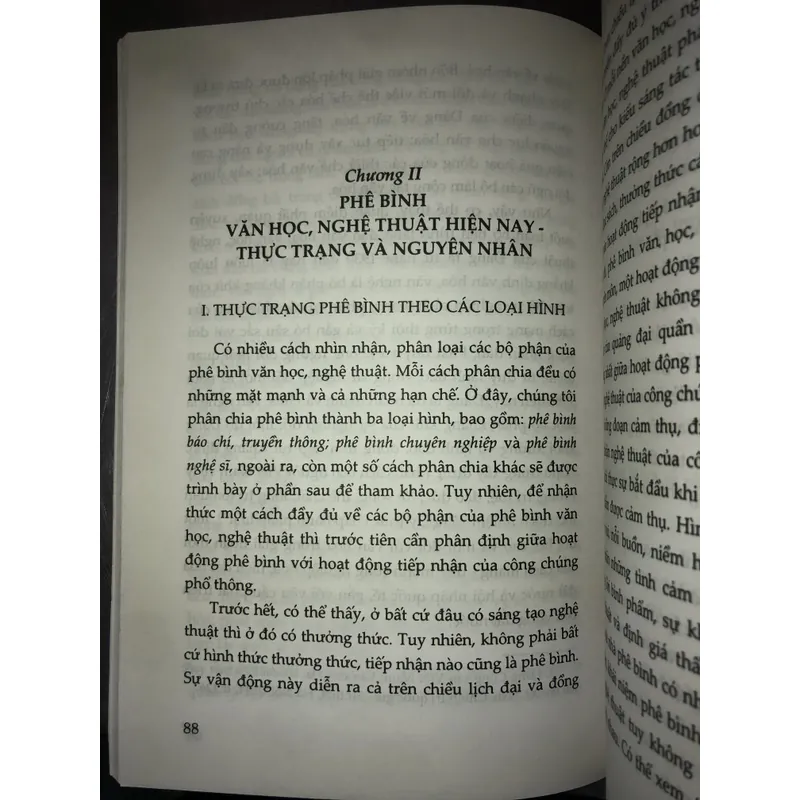 Đổi mới và phát triển phê bình văn học, nghệ thuật Việt Nam hiện nay  723031