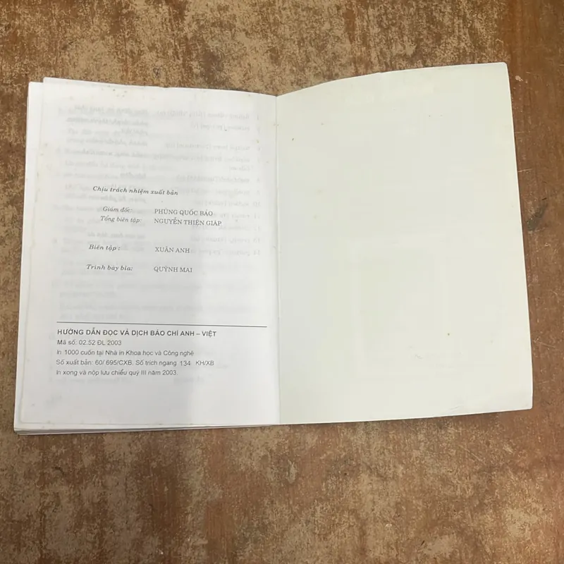 HƯỚNG DẪN ĐỌC VÀ DỊCH BÁO CHÍ ANH VIỆT- CẨM NANG LUYỆN VIẾT TIẾNG ANH COMBO 698403