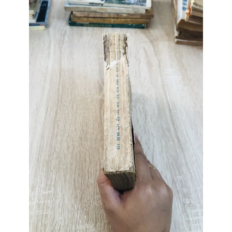 XÂY DỰNG MỘT NỀN VĂN NGHỆ LỚN XỨNG ĐÁNG VỚI NHÂN DÂN TA VỚI THỜI ĐẠI TA 929056