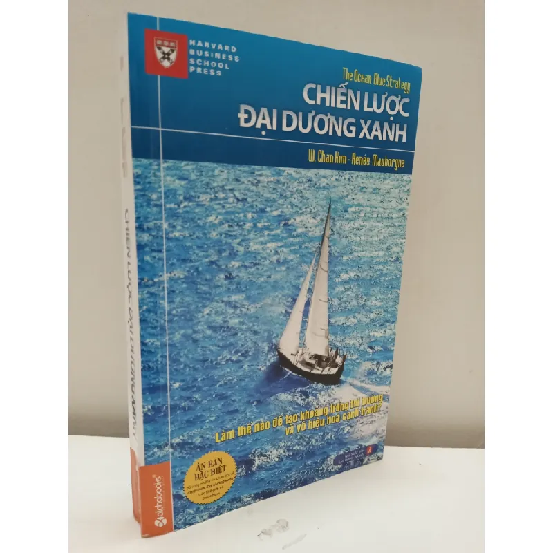 [Phiên Chợ Sách Cũ] Chiến Lược Đại Dương Xanh (2013) - W. Chan Kim, Renee Mauborgne S2610 692556