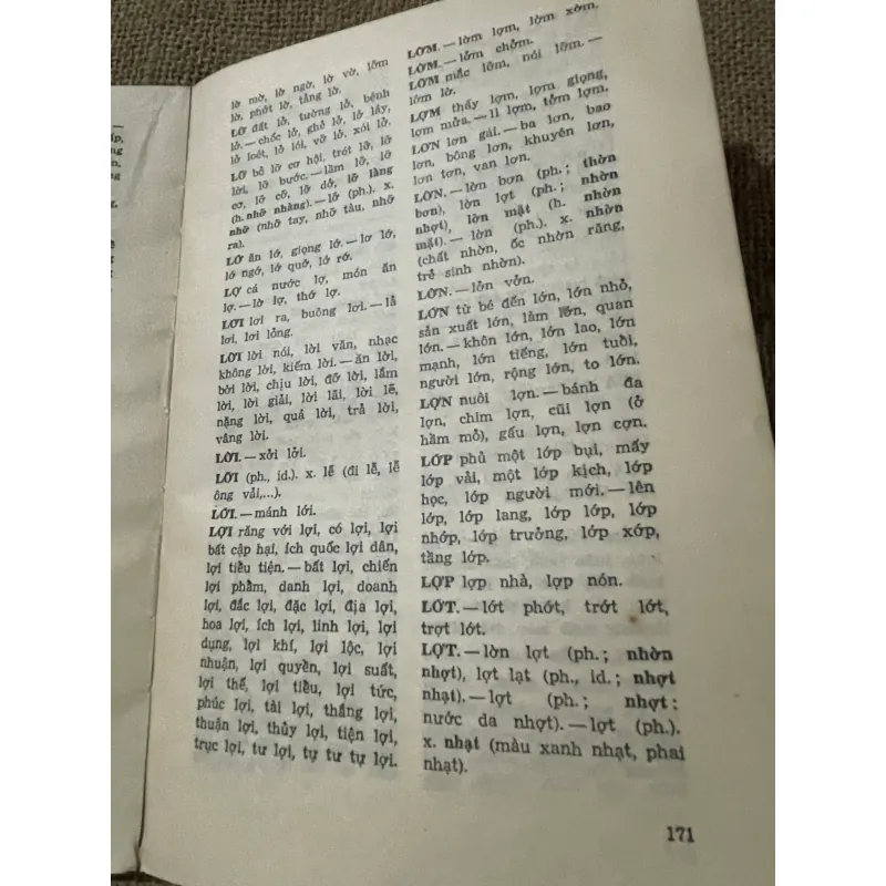 TỪ DIỂN CHÍNH TẢ TIẾNG VIỆT - HOÀNG PHÊ, LÊ ANH HIỂN, ĐÀO THÂN 573531