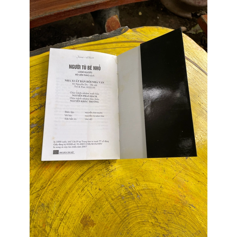 NGƯỜI TÙ BÉ NHỎ 476444