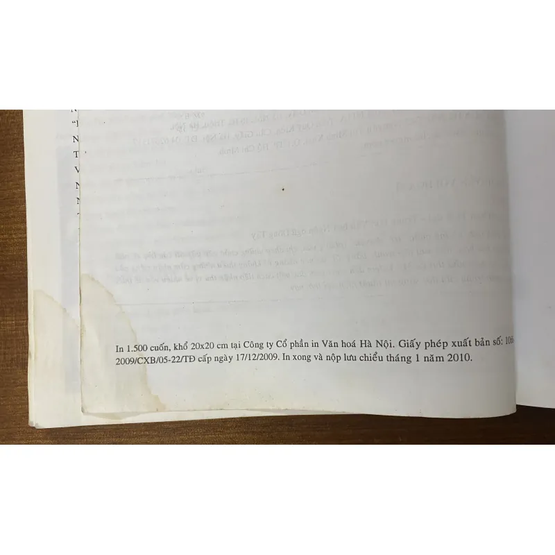 Trò chuyện với họa sĩ- của tác giả Lê Mỹ Ý.  1023856