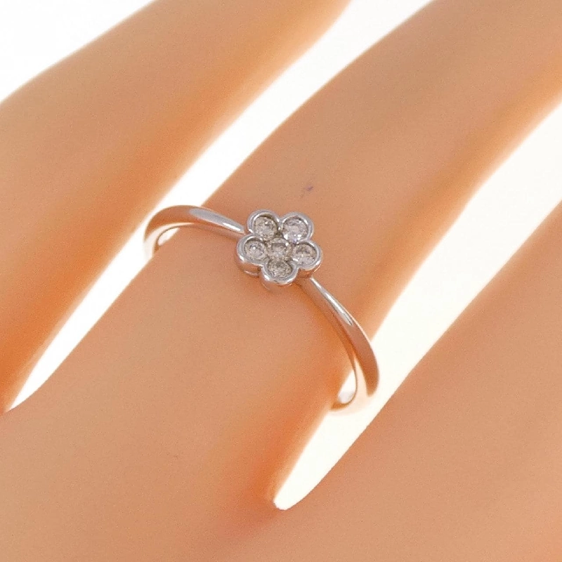 Nhẫn kim cương hoa K18WG 0.10CT - Hàng hiệu Chính hãng 860564
