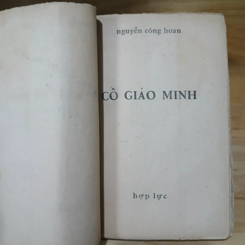 Cô Giáo Minh (Xb 1967) - Nguyễn Công Hoan 733871