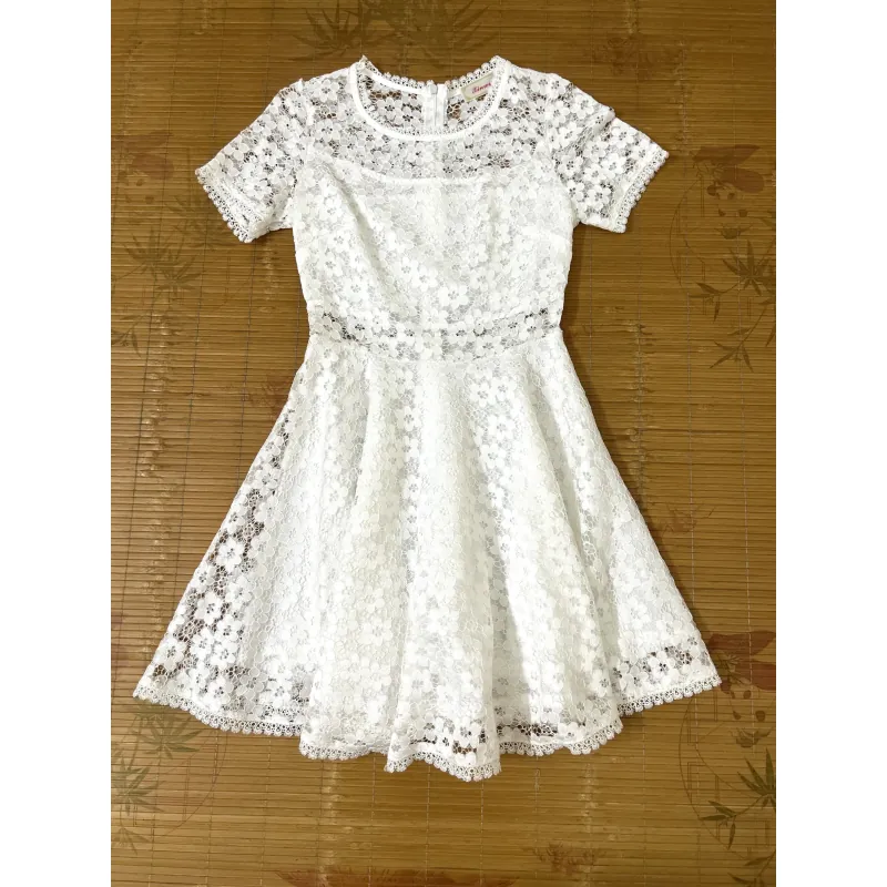 Váy ren trắng size S mới 90% 1010607