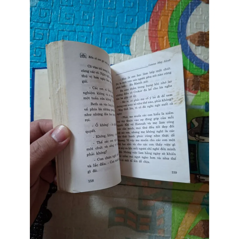 Bốn cô con gái nhà bác sĩ March tập 1 975381