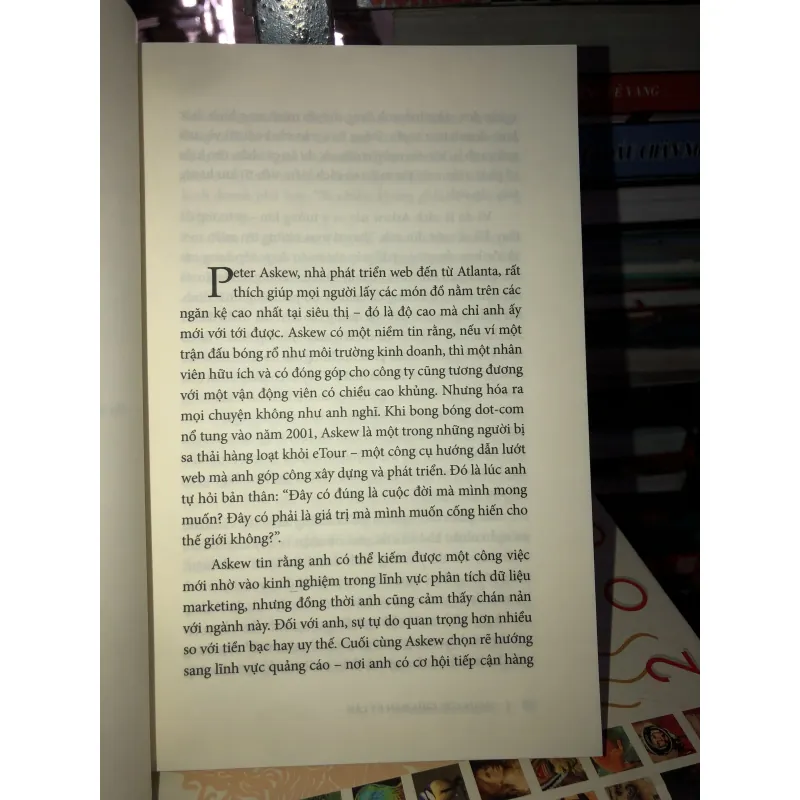 Ngựa lùn giữa đàn kỳ lân - Sahil Lavingia 778971