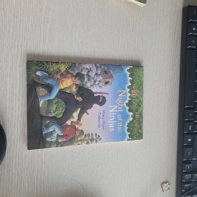 Night of the Ninjas (Magic Tree House #5)  Mary Pope Osborne 530489