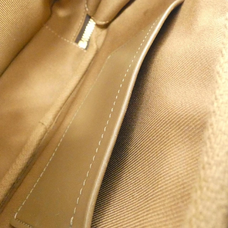 Túi đeo chéo Louis Vuitton Monogram Utility M80446 610450