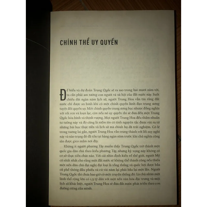 Ông già nhìn ra thế giới  687935