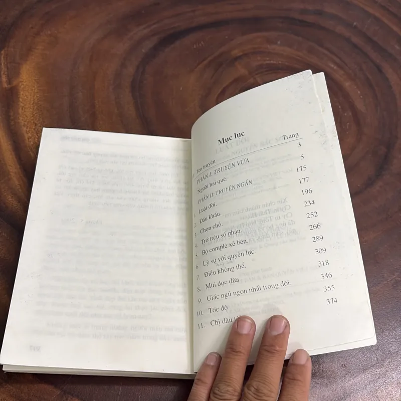 II Truyện Vừa Và Ngắn: Luật Đời - Nguyễn Bắc Sơn - 2004 1000910