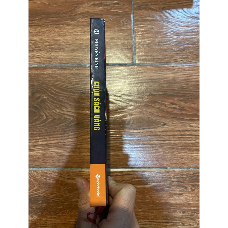 Cuốn sách vàng  (k1) 378659