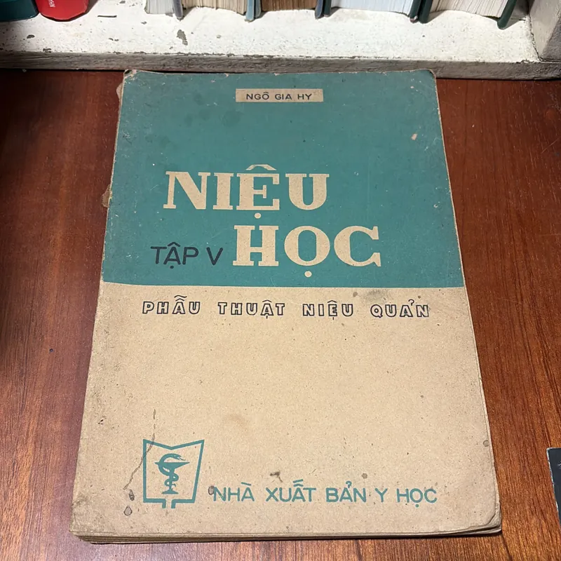 II Sách Y: Niệu Học _ Phẫu Thuật Niệu Quản (Tập 5) - Ngô Gia Hy - 1985 720611