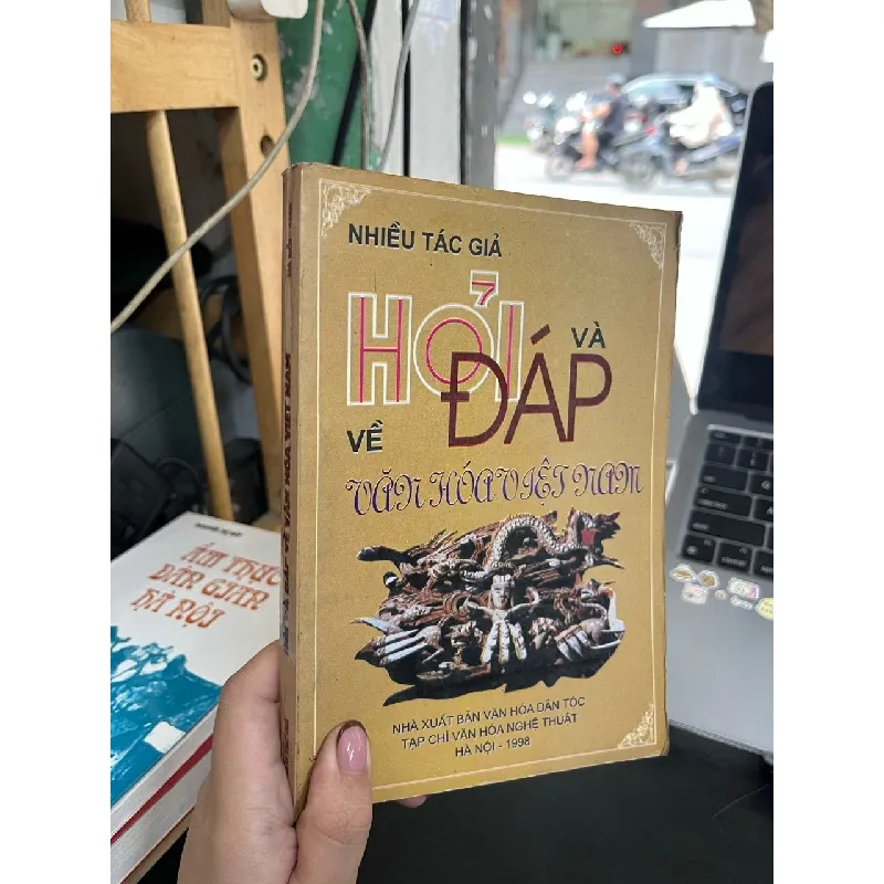 HỎI VÀ ĐÁP VỀ VĂN HOÁ VIỆT NAM - NHIỀU TÁC GIẢ 271032