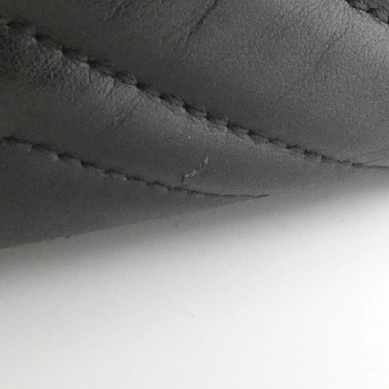 Túi xách vai GG Marmont 447632 DTD1T của Gucci 610844