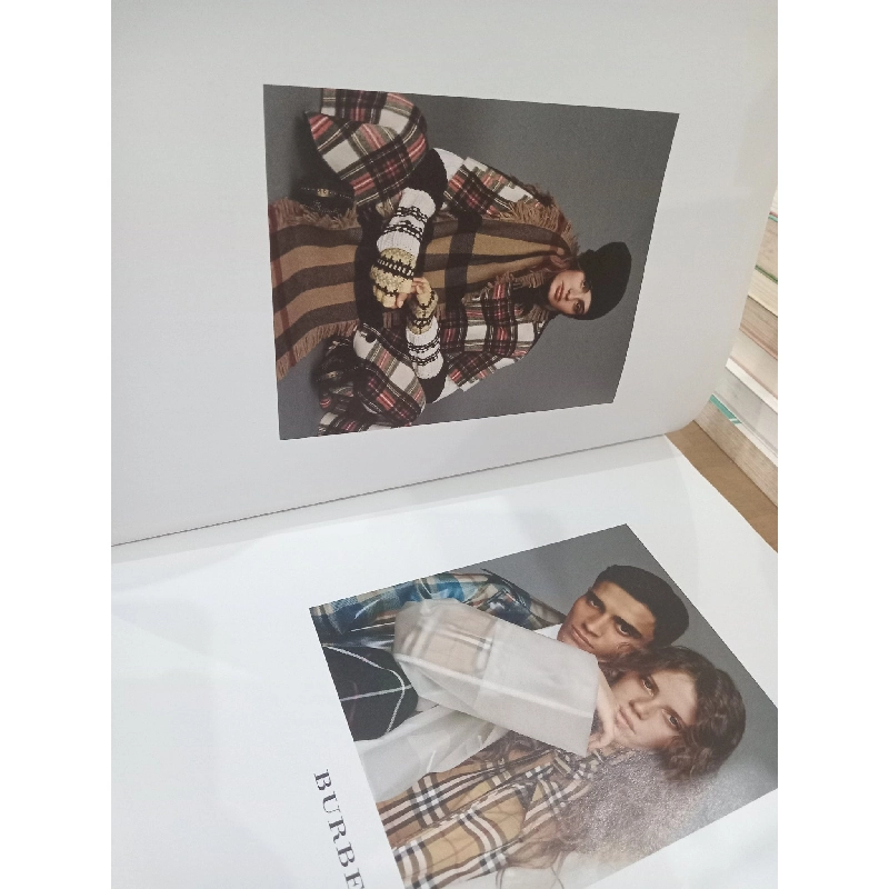 All the world's a stage and everyone's a player - The acting up issue no.349 1029331