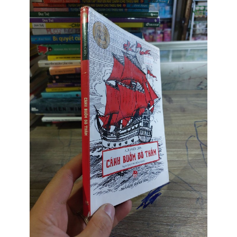 Cánh bườm đỏ thắm rách bìa nhẹ mới 70% HCM0704 Oreka-Blogmeo 36901