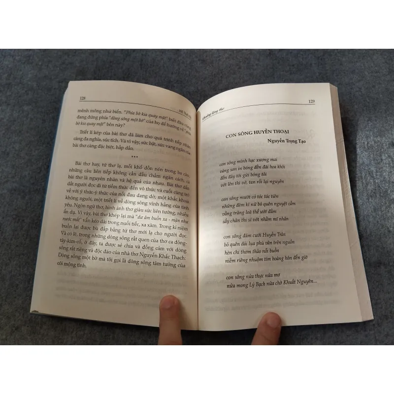 KHOẢNG LẶNG THƠ 720734