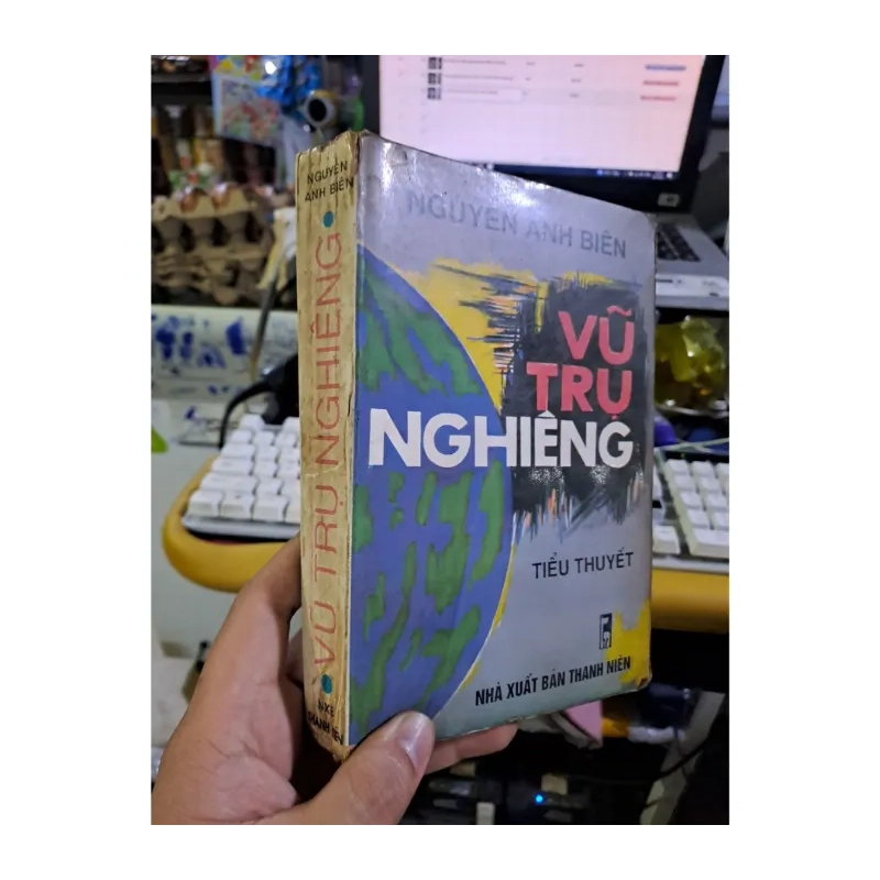 Vũ trụ nghiêng Nguyễn Anh Biên Tiểu thuyết 1996 989400