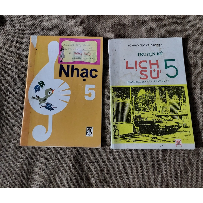 Nhạc lớp 5 +Lịch sử lớp 5 _ Sách giáo khoa 9x _sách giáo khoa cũ 330926