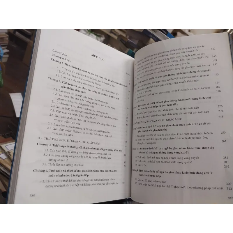 Sách: Tính toán và thiết kế chi tiết các yếu tốt nút giao thông khách mức (KT) 738382