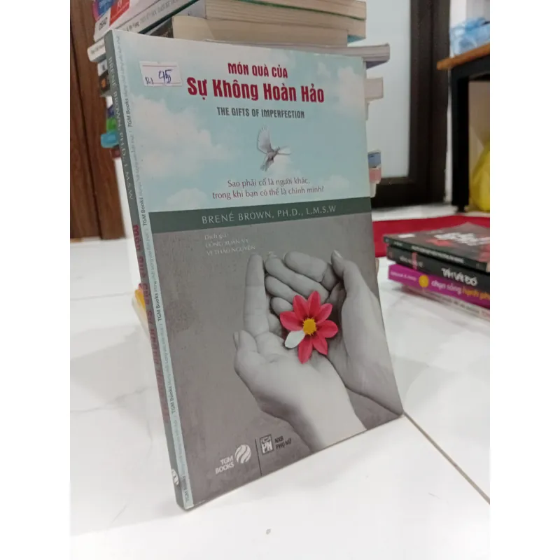 Sách Món quà cửa sự không hoàn hảo 1000263