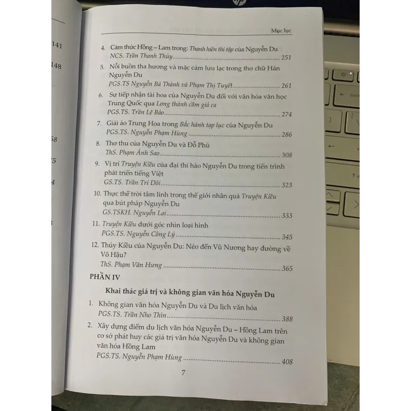 NGUYỄN DU TIẾP CẬN TỪ GÓC ĐỘ VĂN HÓA - NHIỀU TÁC GIẢ 730936