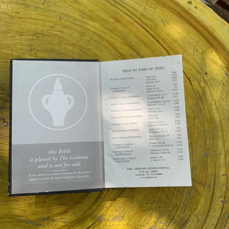 HOLY BIBLE- PLACED BY THE GIDEONS 797302