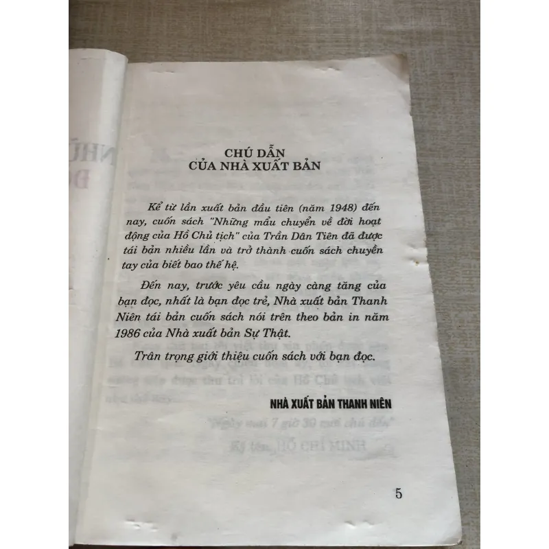 Những mẩu chuyện về đời hoạt động của Hồ Chủ Tịch 993482