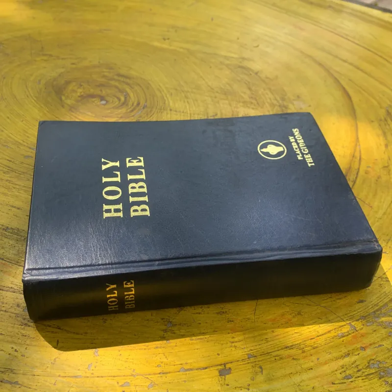 HOLY BIBLE- PLACED BY THE GIDEONS 797302