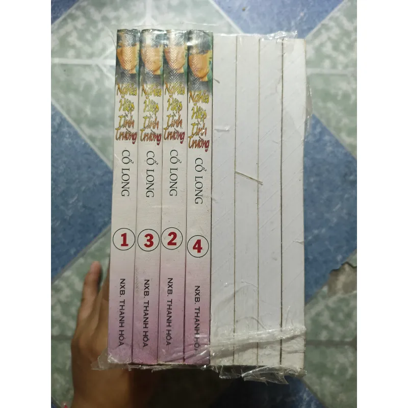 Nghĩa hiệp tình trường ( 8 tập) ( còn seal) - Cổ Long 1018057