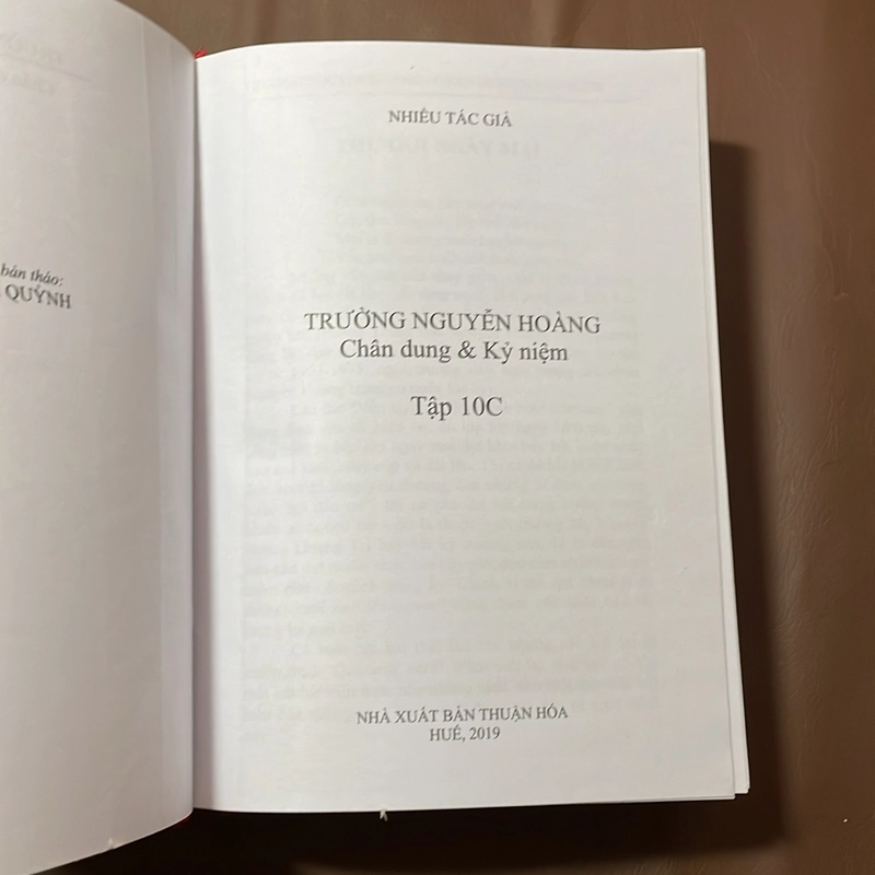 II Tựa sách: Chân Dung Và Kỷ Niệm _ Trường Nguyễn Hoàng (Tập 10C) - Nhiều Tác Giả - 2019 523164
