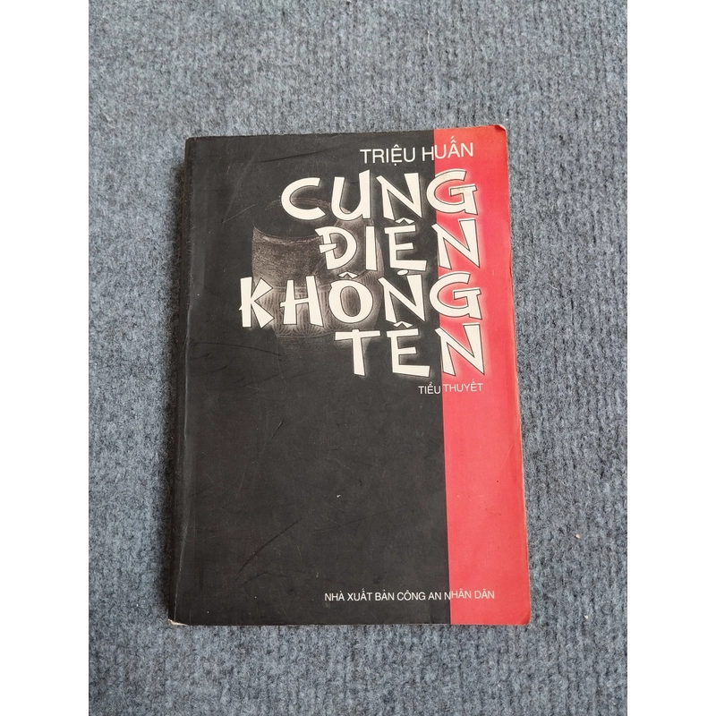 CUNG ĐIỆN KHÔNG TÊN - TRIỆU HUẤN 469830