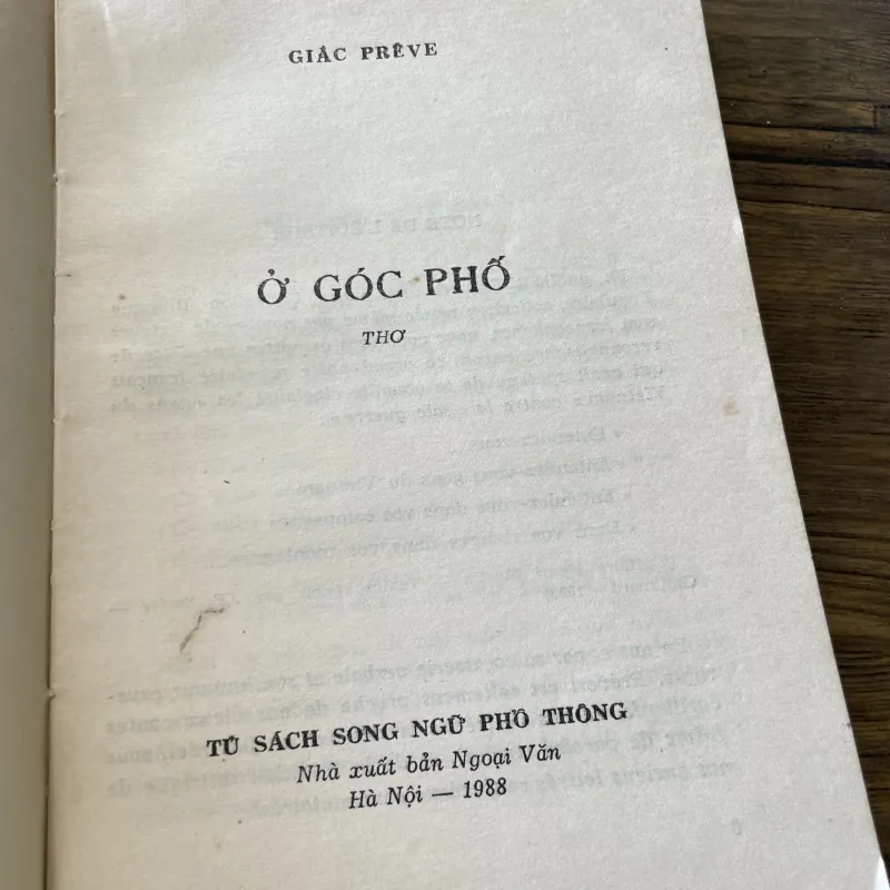 Ở góc phố - JACQUES PREsVERT- song ngữ Pháp Việt  990589