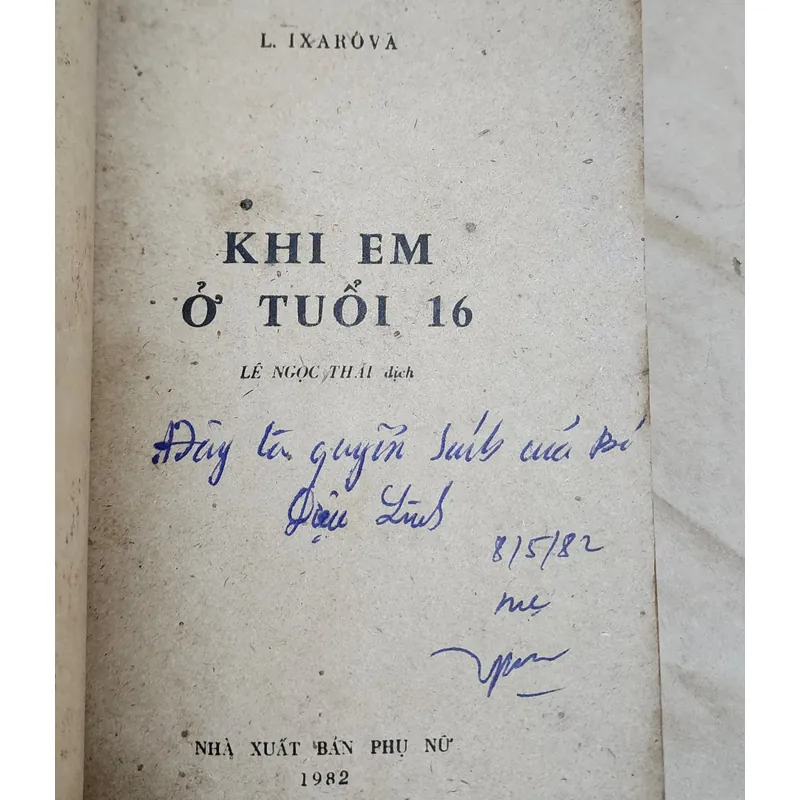 KHI EM Ở TUỔI MƯỜI SÁU 713102