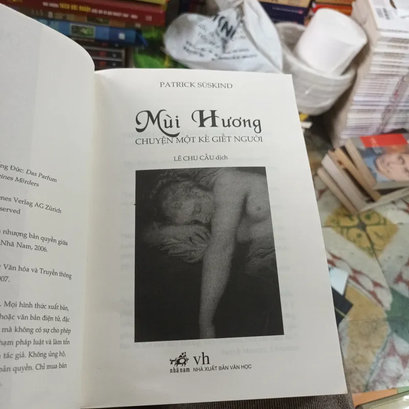 Mùi Hương chuyện một kẻ giết người- Patrick Suskind 607006