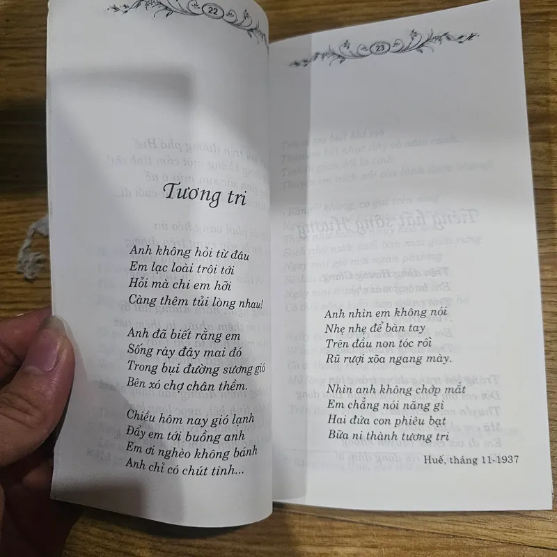 Thơ Tố Hữu 
 694579