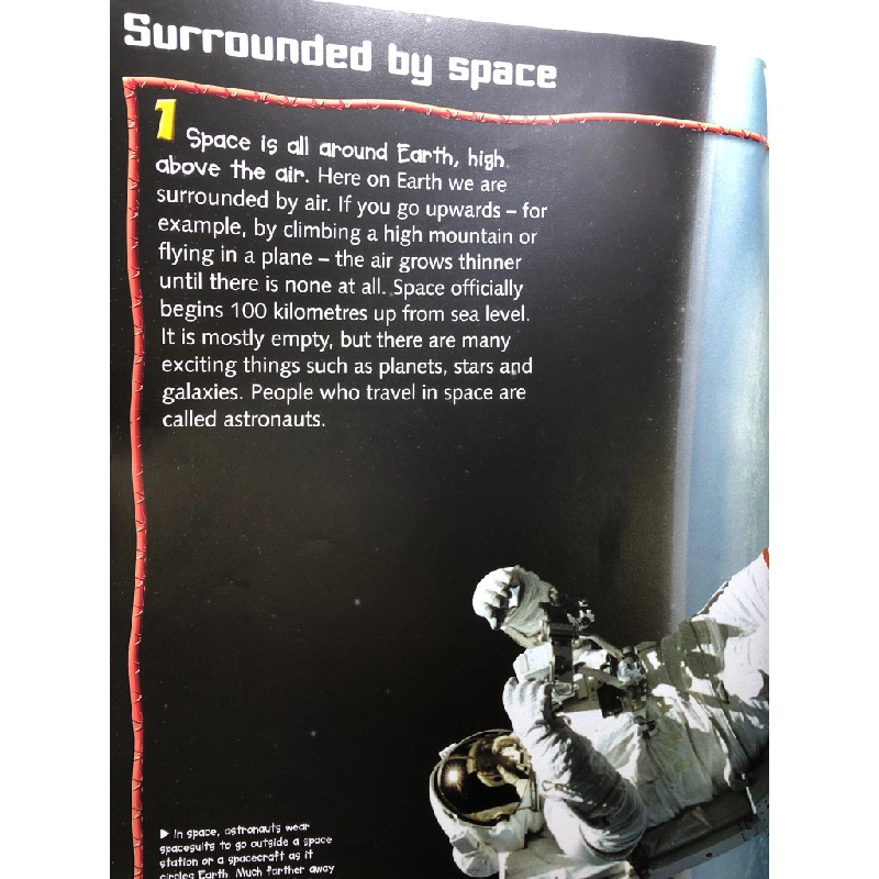 100 Facts SPACE mới 85% bẩn nhẹ Miles Kelly HPB2707 NGOẠI VĂN 450903