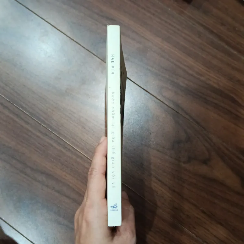 Bước chậm lại giữa thế gian vội vã  966482