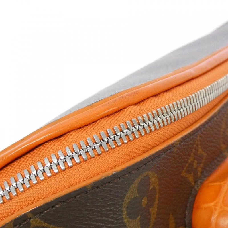 Túi đeo hông da cá sấu Louis Vuitton Monogram 619941