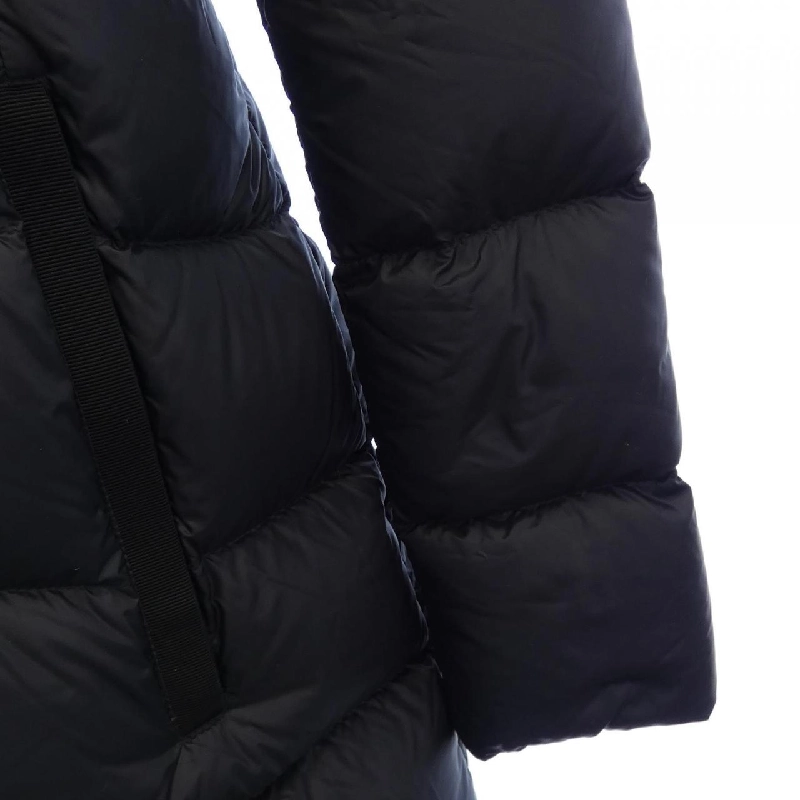 Áo khoác lông vũ MONCLER 635640