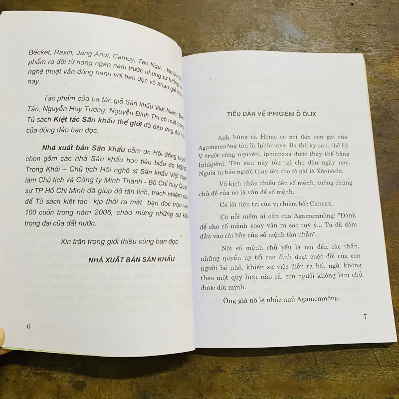 I phi giê ni ở Ô lix  787513