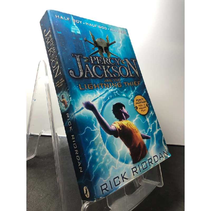 Percy Jackson and the lightning thief mới 80% ố vàng Rick Riordan HPB1508 NGOẠI VĂN 209124