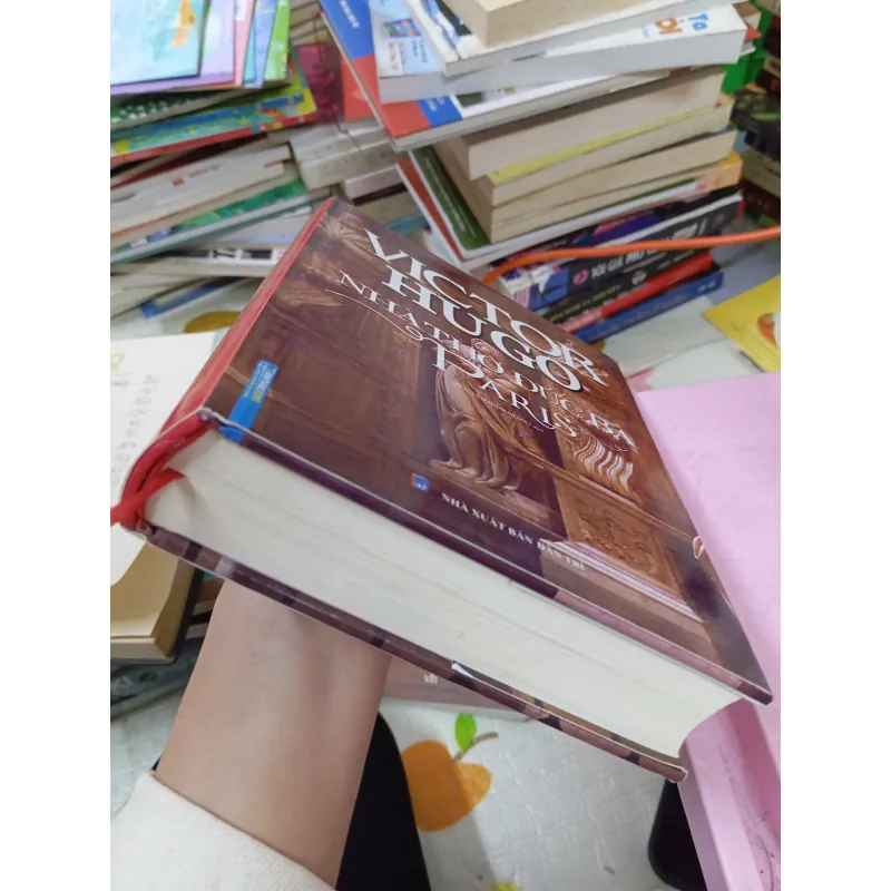 Nhà Thờ Đức Bà Paris – Victor Hugo | Tiểu Thuyết Văn Học Kinh Điển Thế Giới 960592