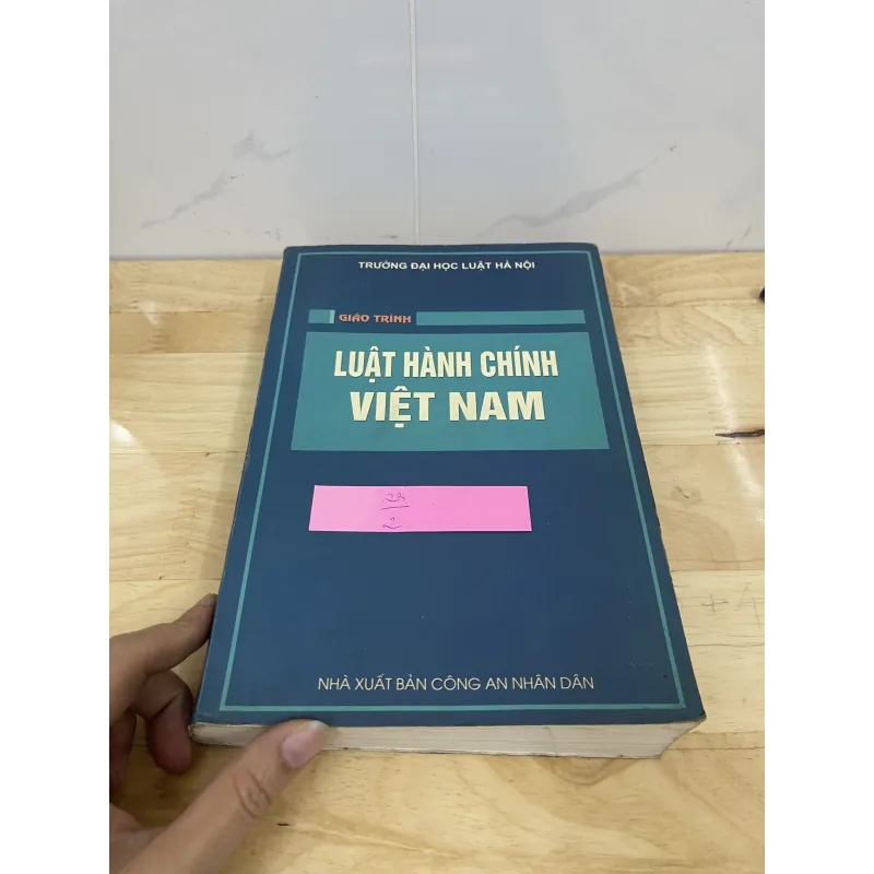 Luật Hành chính Việt Nam  926674