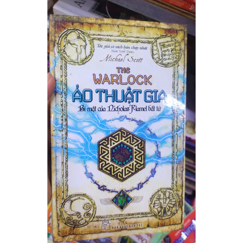 Sách - Ảo Thuật Gia - Bí Mật Của Nicholas Flamel Bất Tử (Tái Bản 2018) - like new 526007