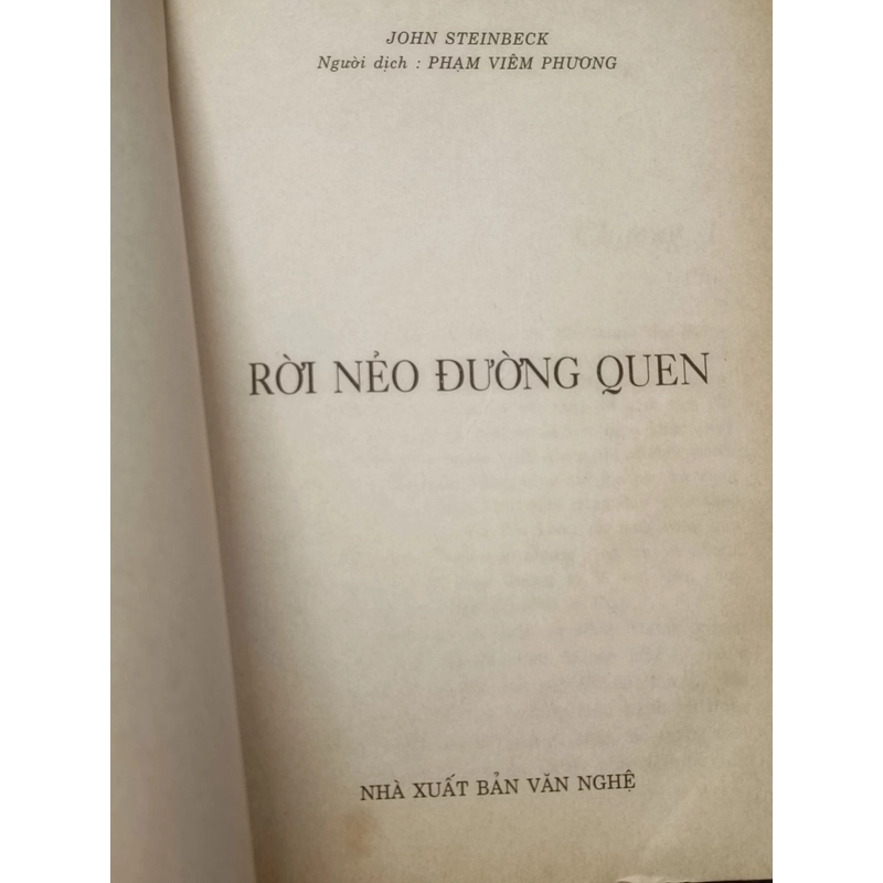 Rời nẻo đường quen (John Steinbeck) 472807